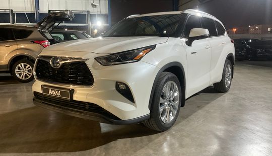 Toyota • Highlander
