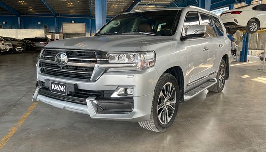 Toyota • Land Cruiser