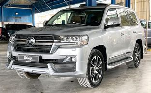 Toyota • Land Cruiser
