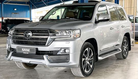 Toyota • Land Cruiser