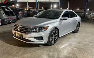 Volkswagen • Passat