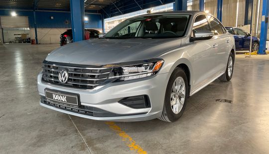 Volkswagen • Passat