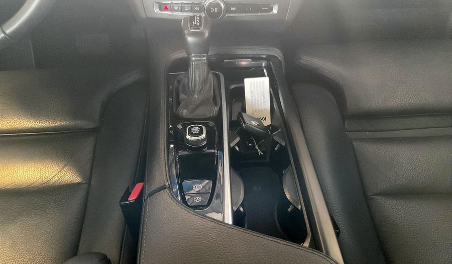 Volvo S90 T5 MOMENTUM Sedan 2020