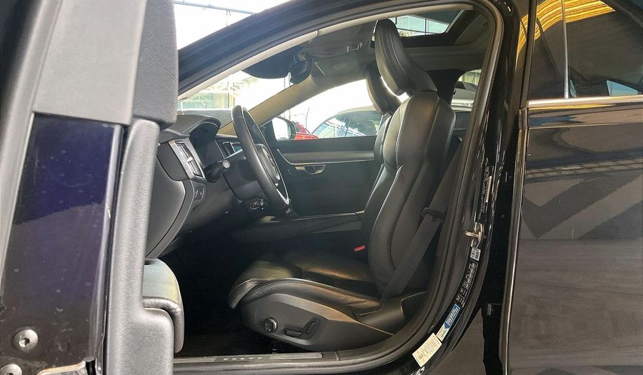Volvo S90 T5 MOMENTUM Sedan 2020