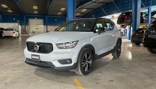 Volvo • XC40