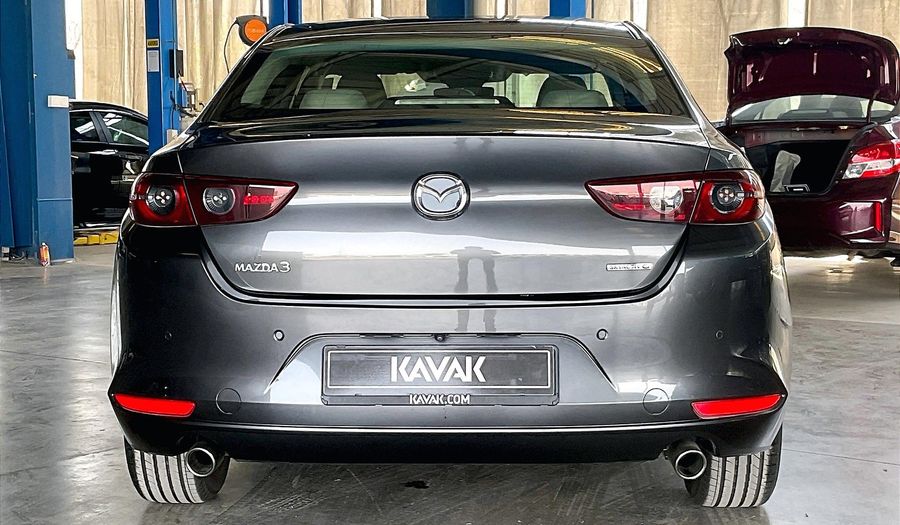 Mazda 3 EVOLVE Sedan 2021