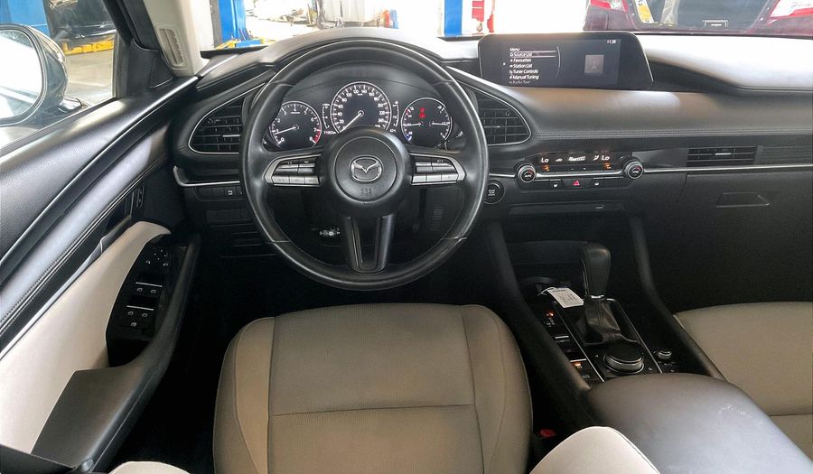 Mazda 3 EVOLVE Sedan 2021