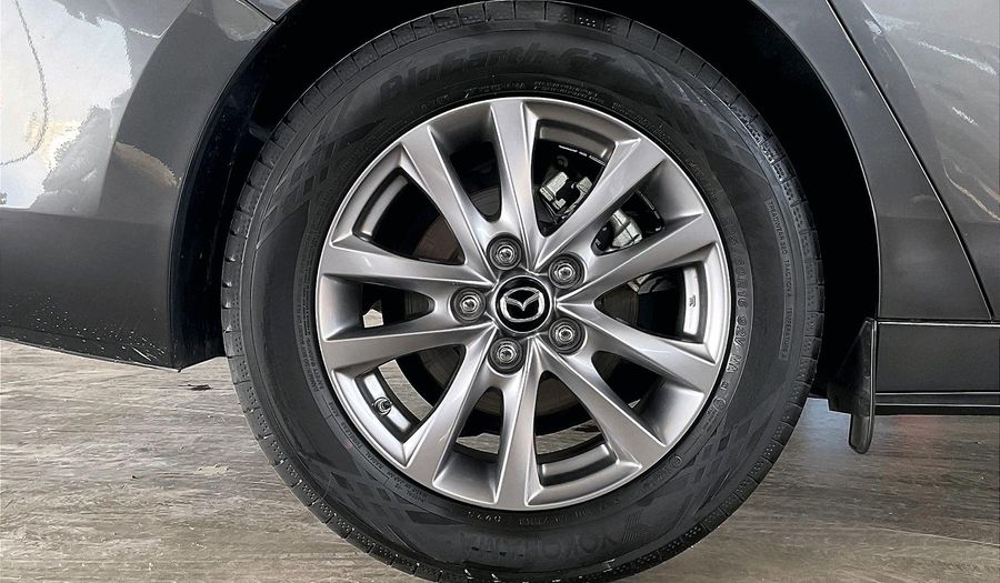 Mazda 3 EVOLVE Sedan 2021