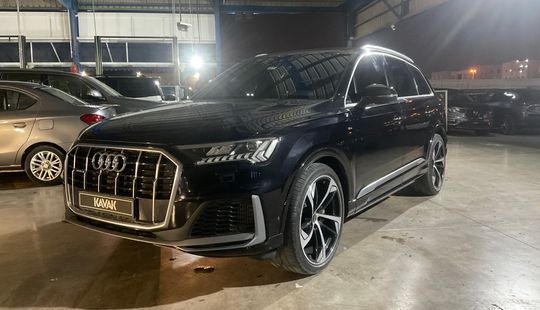 Audi • Q7