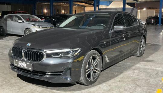 BMW • 520i