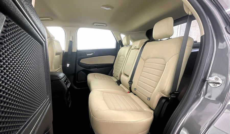 Ford Edge SE Suv 2021