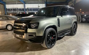 Land Rover • Defender