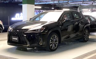 LEXUS • UX200