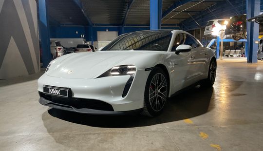 Porsche • Taycan