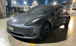 Tesla • Model 3