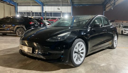 Tesla • Model 3