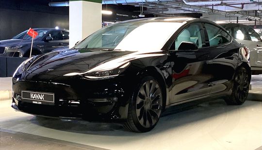 Tesla • Model 3