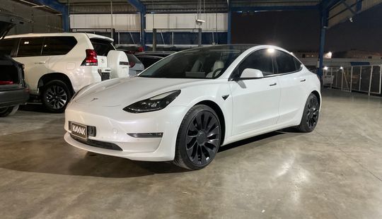 Tesla • Model 3