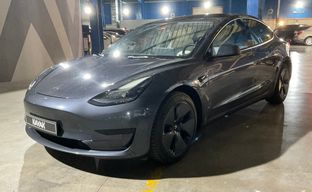 Tesla • Model 3