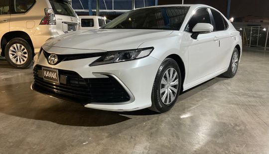 Toyota • Camry