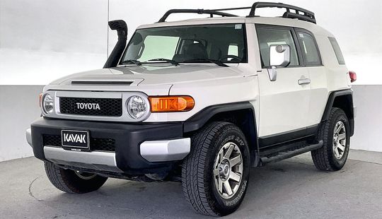 Toyota • FJ Cruiser