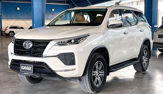 Toyota • Fortuner