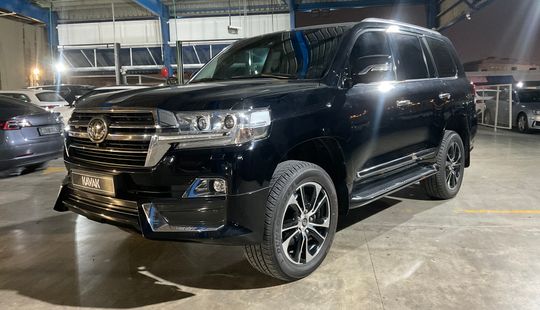 Toyota • Land Cruiser