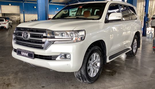Toyota • Land Cruiser