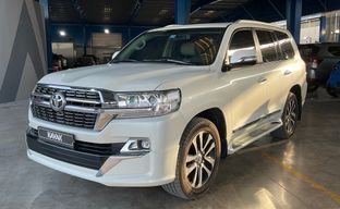 Toyota • Land Cruiser
