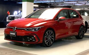 Volkswagen • Golf