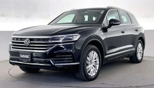 Volkswagen • Touareg