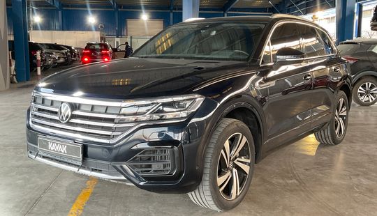 Volkswagen • Touareg