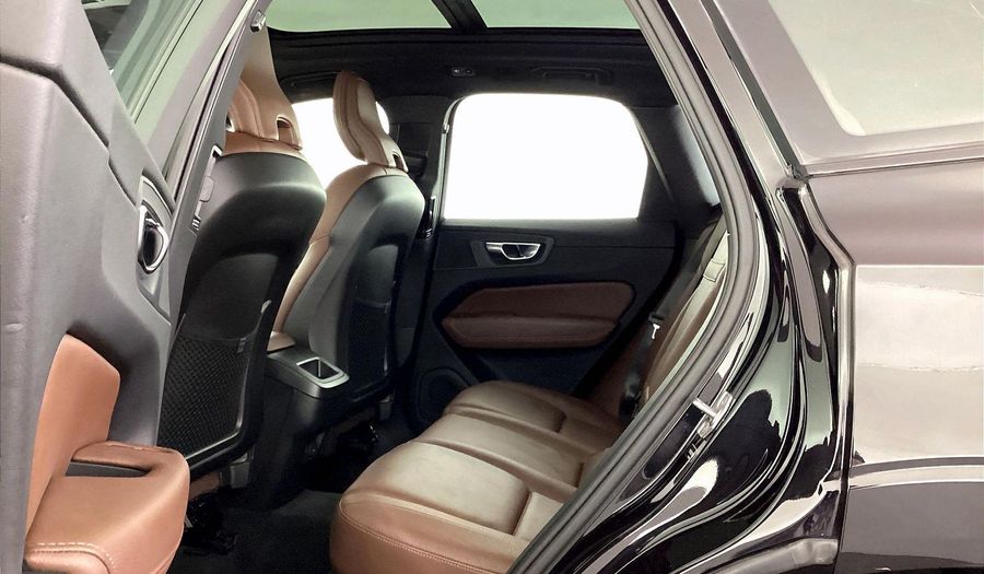 Volvo Xc60 2.0 T5 250 FWD MOMENTUM AUTO Suv 2021