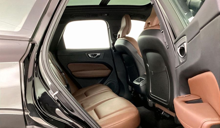 Volvo Xc60 2.0 T5 250 FWD MOMENTUM AUTO Suv 2021