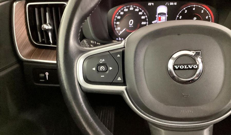 Volvo Xc60 2.0 T5 250 FWD MOMENTUM AUTO Suv 2021