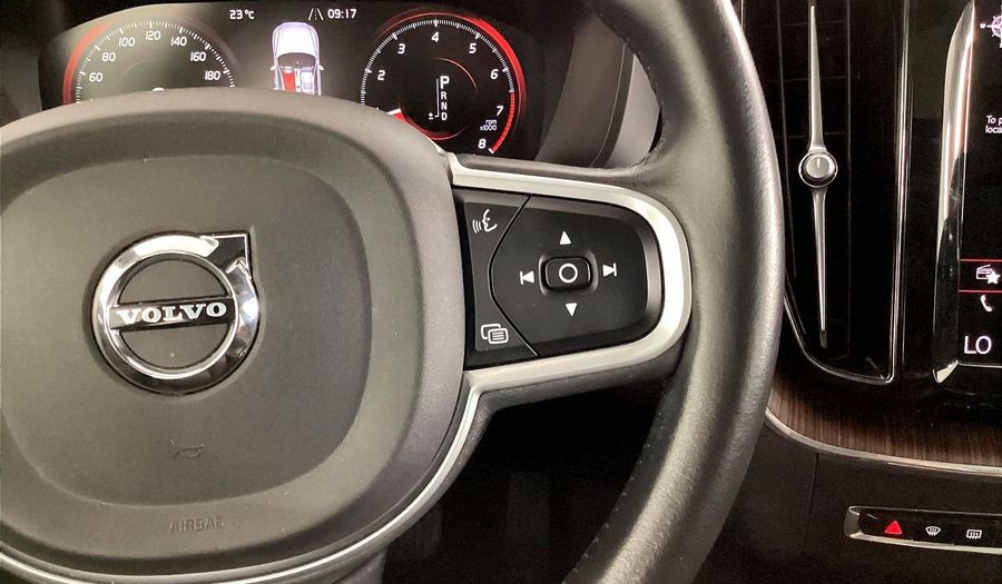 Volvo Xc60 2.0 T5 250 FWD MOMENTUM AUTO Suv 2021