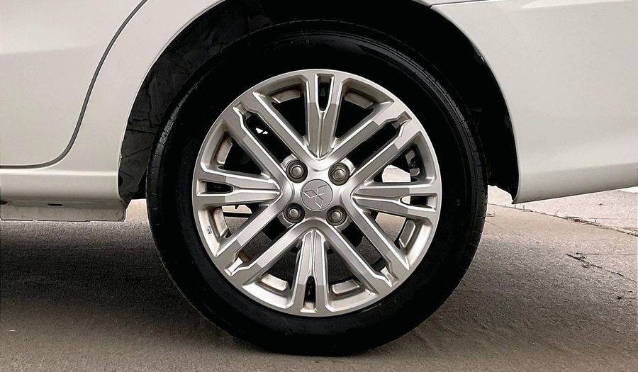 Mitsubishi Attrage GLX FULL Sedan 2022