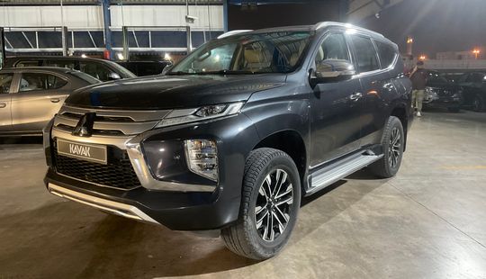 Mitsubishi • Montero Sport