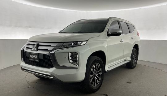 Mitsubishi • Montero Sport