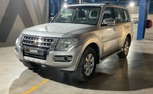 Mitsubishi • Pajero