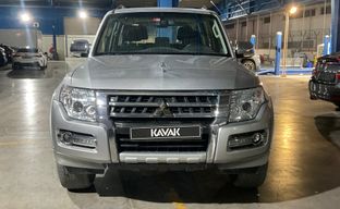 Mitsubishi • Pajero