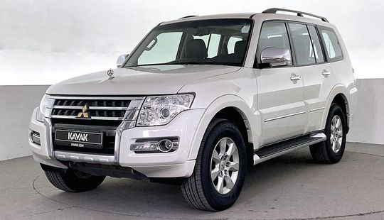 Mitsubishi • Pajero