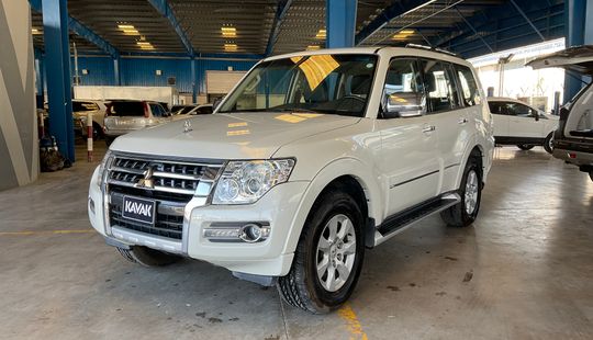 Mitsubishi • Pajero