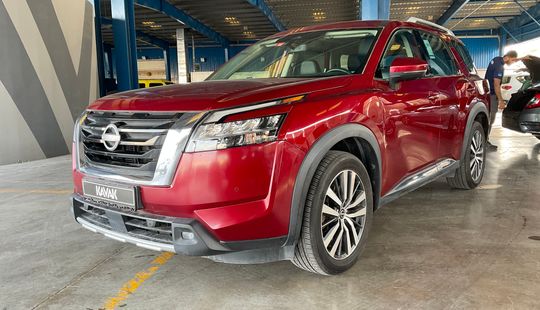 Nissan • Pathfinder