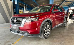 Nissan • Pathfinder
