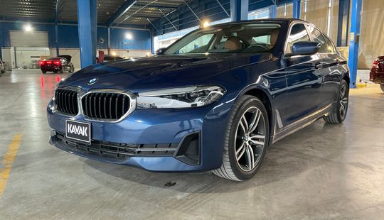 BMW • 520i