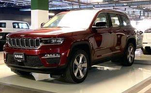 Jeep • Grand Cherokee
