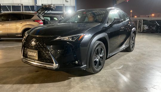 LEXUS • UX200