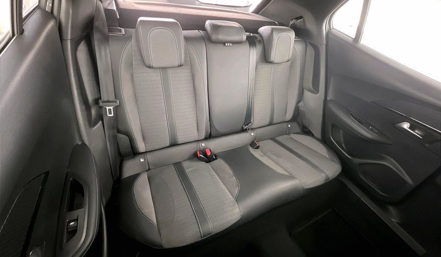 Peugeot 2008 ALLURE Suv 2022