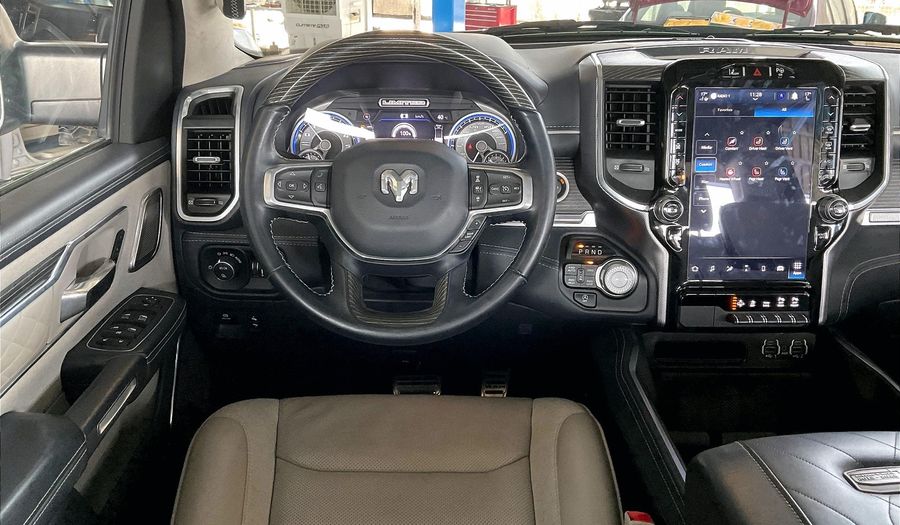 Ram 1500 LIMITED CREW CAB Pickup 2022
